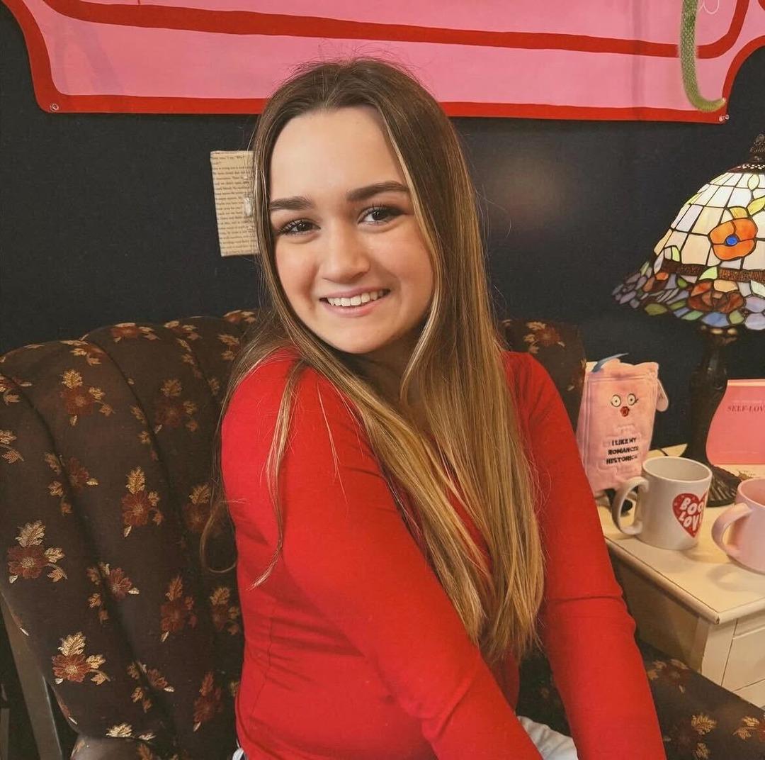 Tek bir kare ile meşhur olmuştu! Bakışıyla d&uuml;nyada viral olan Chloe nin son hali... 4