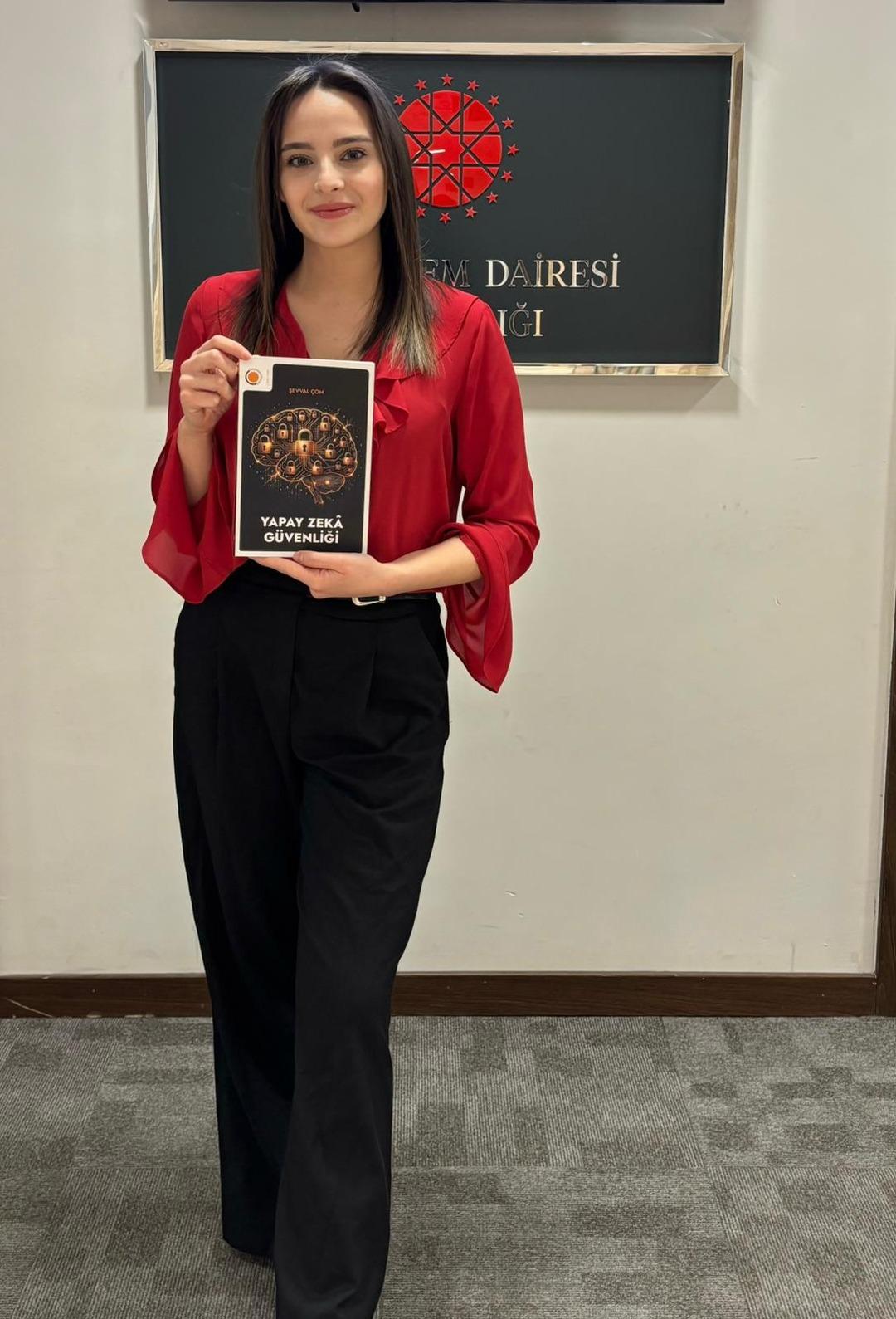 Dijital geleceğin başucu kitabı: "Yapay Zek&acirc; G&uuml;venliği" 2