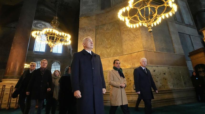 Ayasofya'da Cumhuriyet tarihinin en kapsamlı restorasyonu! Bakan Ersoy a&ccedil;ıkladı: S&uuml;re&ccedil; devam ediyor