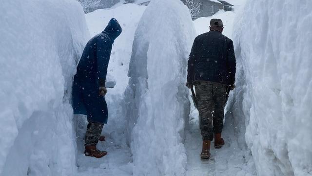 Bir ilimizde kar kalınlığı insan boyunu geçti!