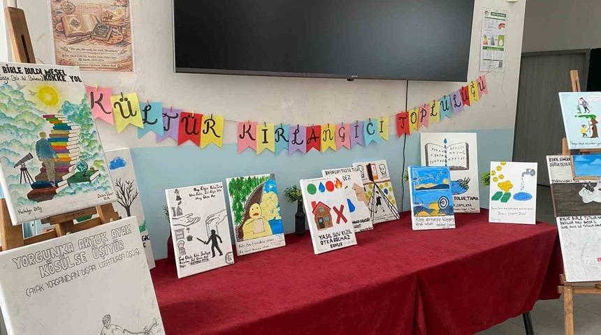 Atas&ouml;zleri ve deyimler hayal g&uuml;c&uuml;yle tuvale yansıtıldı