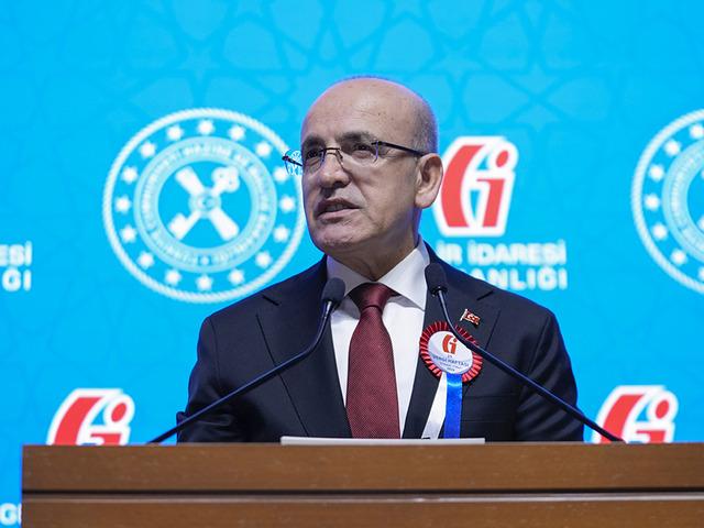 Bakan Şimşek, T&uuml;rkiye'nin kredi notunu artırılmasını değerlendirdi: