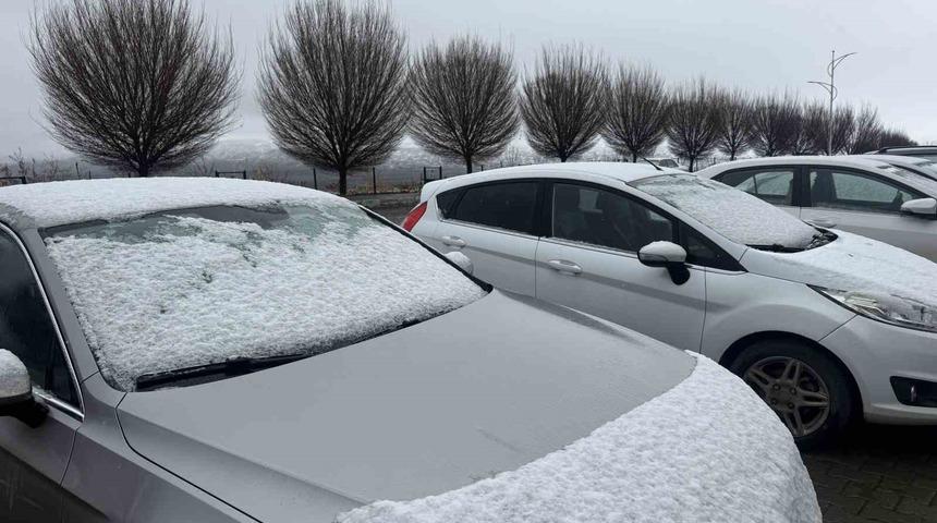 Iğdır&rsquo;da y&uuml;ksek kesimler karla yeniden beyaza b&uuml;r&uuml;nd&uuml;