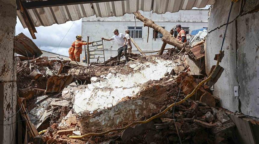 Brezilya&rsquo;daki sel ve toprak kaymalarında can kaybı 59&rsquo;a y&uuml;kseldi