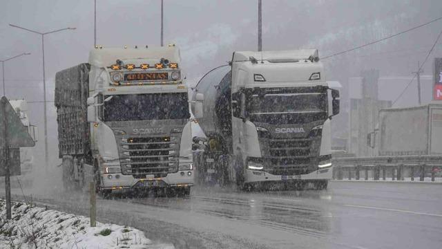Samsun’da yüksek kesimler beyaza büründü 4