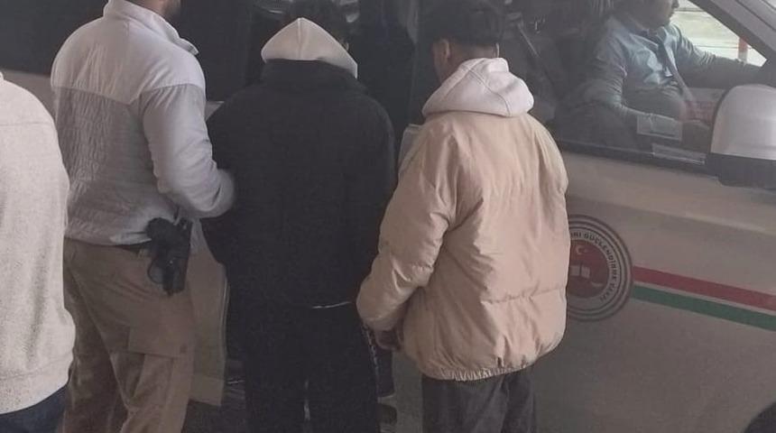 Uyuşturucu tacirleri kıskıvrak yakalandı