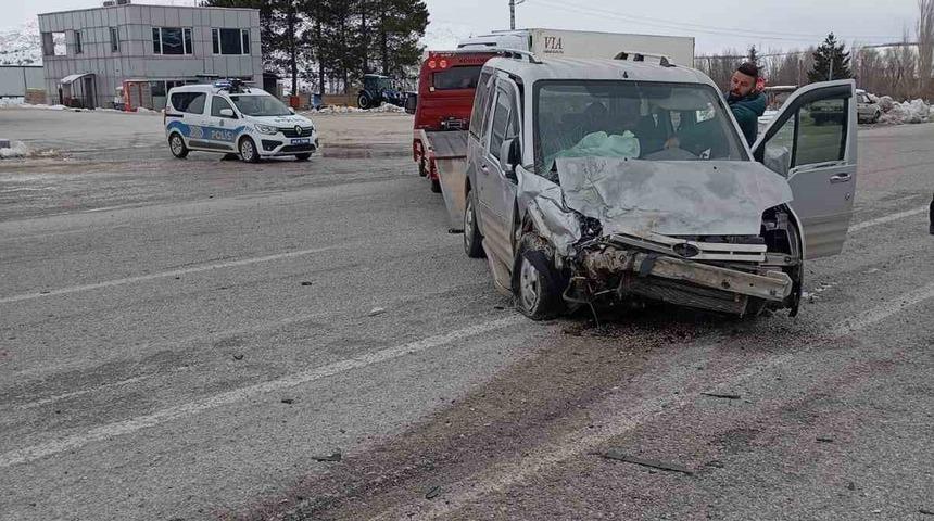 Malatya&rsquo;da trafik kazası: 2 yaralı