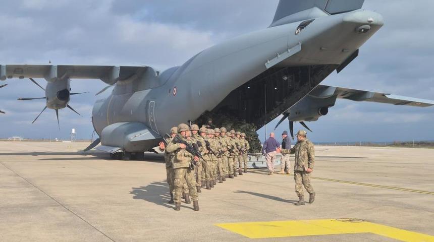 NATO tatbikatından d&ouml;nen Mehmet&ccedil;ik &Ccedil;orlu'da t&ouml;renle karşılandı