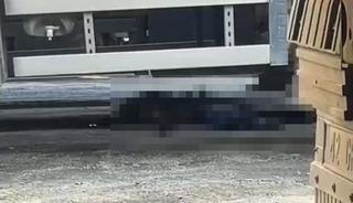 Geri manevra yapan tırın altında kalan şof&ouml;r hayatını kaybetti