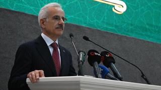 Bakan Uraloğlu duyurdu: 15 yaşından küçük çocuklar sosyal paylaşım sitelerinde hesap açamayacak