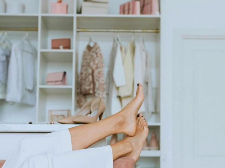 Dolabınla aranı merak ettik: Bir par&ccedil;ayı giymeden &ouml;nce neye dikkat ediyorsun?