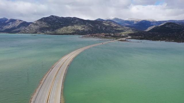 Yeni Antalya-Konya Karayolu Eynif Ovası'nın son hali dron ile görüntülendi