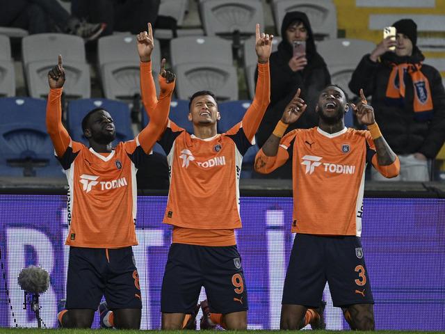 Davie Selke, son 6 haftada 6. gol&uuml;n&uuml; kaydetti