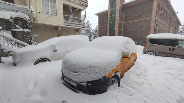 Ardahan'da hafta sonu eğitimlerine kar engeli