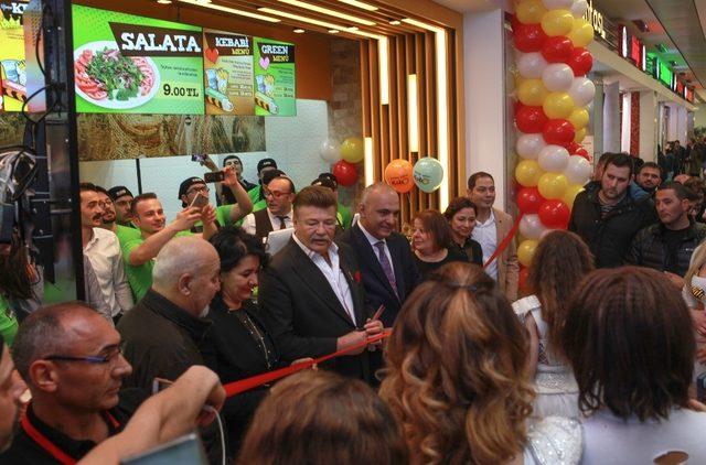 Yerli restoran zinciri, 13’üncü şubesini İstanbul’a açtı