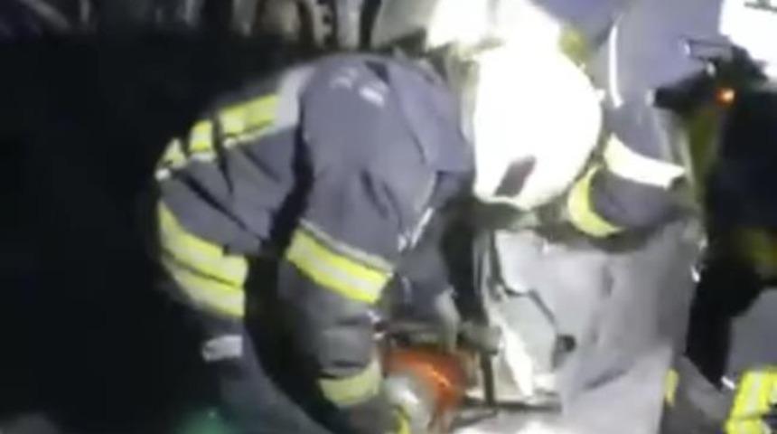 Kayseri&rsquo;de hafif ticari ara&ccedil; şarampole yuvarlandı: 4 yaralı