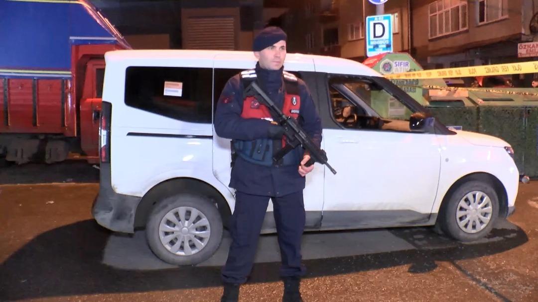 Bah&ccedil;elievler de &ccedil;atışma! Uyuşturucu operasyonu sırasında ateş a&ccedil;ıldı: 1 jandarma yaralı 4