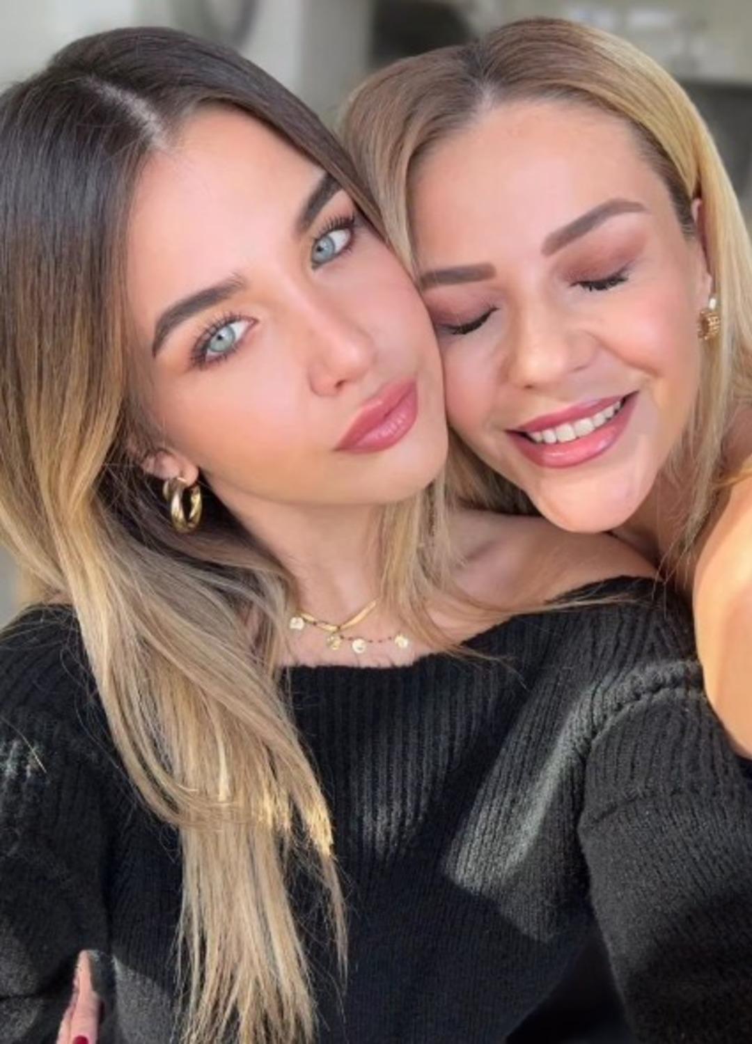 Emre Kınay ve Emine Ün ün kızı Duru güzelliğiyle mest etti! Annesinin kopyası 3