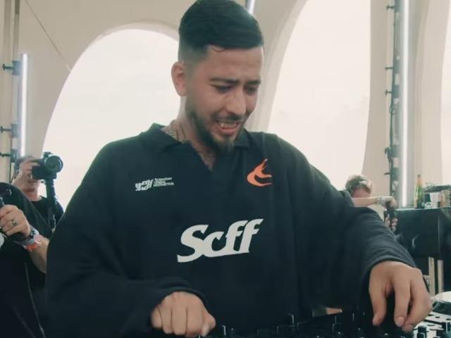 &Uuml;nl&uuml; DJ model sevgilisini paylaştı! Aşkını ilan etti 