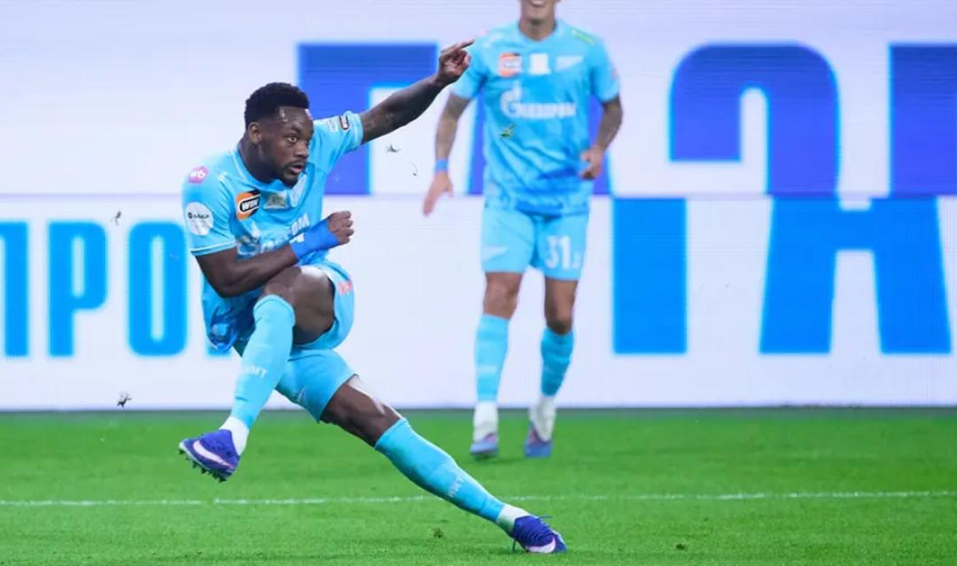 Fenerbah&ccedil;e den g&ouml;nderilmişti! Jhon Duran ilk ma&ccedil;ından yaptıklarıyla &uuml;lke g&uuml;ndeminde 2