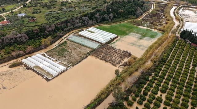 Antalya da fırtına, hortum ve selin faturası 3 milyar TL 1