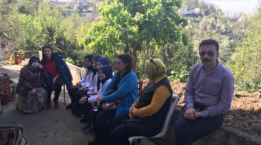 Rize&rsquo;de Meslek Lisesi &ouml;ğrencileri ihtiya&ccedil; sahibi ailelerle buluşuyor