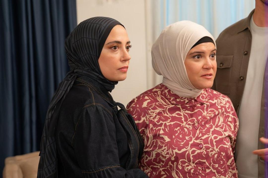 Kızılcık Şerbeti 128. b&ouml;l&uuml;m 1. fragman izle!  Ya annenler gider, ya ben...  2