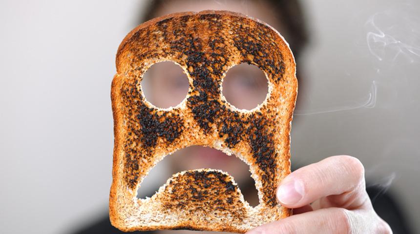 Yıllardır bitmeyen tartışma: Yanmış ekmek kanser yapar mı? 