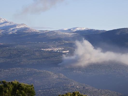 İsrail L&uuml;bnan&rsquo;ı da vurup sınıra asker yığdı!