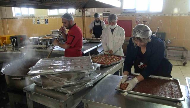 Uzmanından, "Oru&ccedil; kesinlikle sigara ile a&ccedil;ılmamalı" uyarısı 1