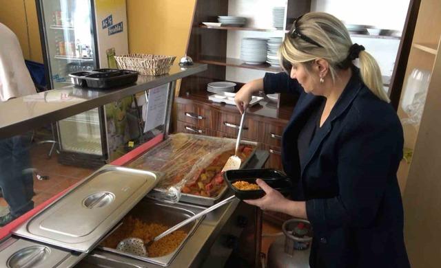 Uzmanından, "Oru&ccedil; kesinlikle sigara ile a&ccedil;ılmamalı" uyarısı 2