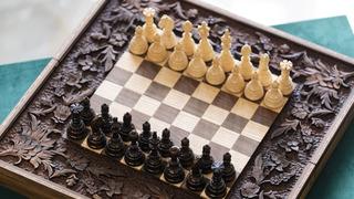 Karaköy'de özel üretim Türk motifli satranç ve tavlalar yabancı müşterilerden yoğun talep görüyor