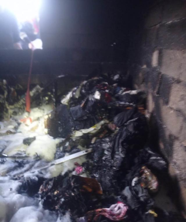 Evinde &ccedil;ıkan yangında 183 bin TL&rsquo;si de yandı 5