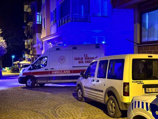 Emekli &ouml;ğretmen evinde &ouml;l&uuml; bulundu 1