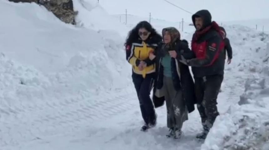 Kars&rsquo;ta hasta kadın i&ccedil;in ekipler seferber oldu