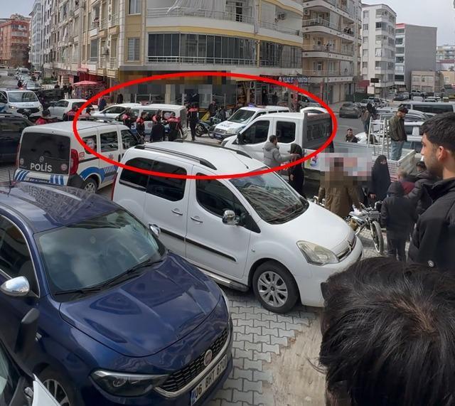 Siirt&rsquo;te d&uuml;n&uuml;r ailelerin kavgası kamerada 2