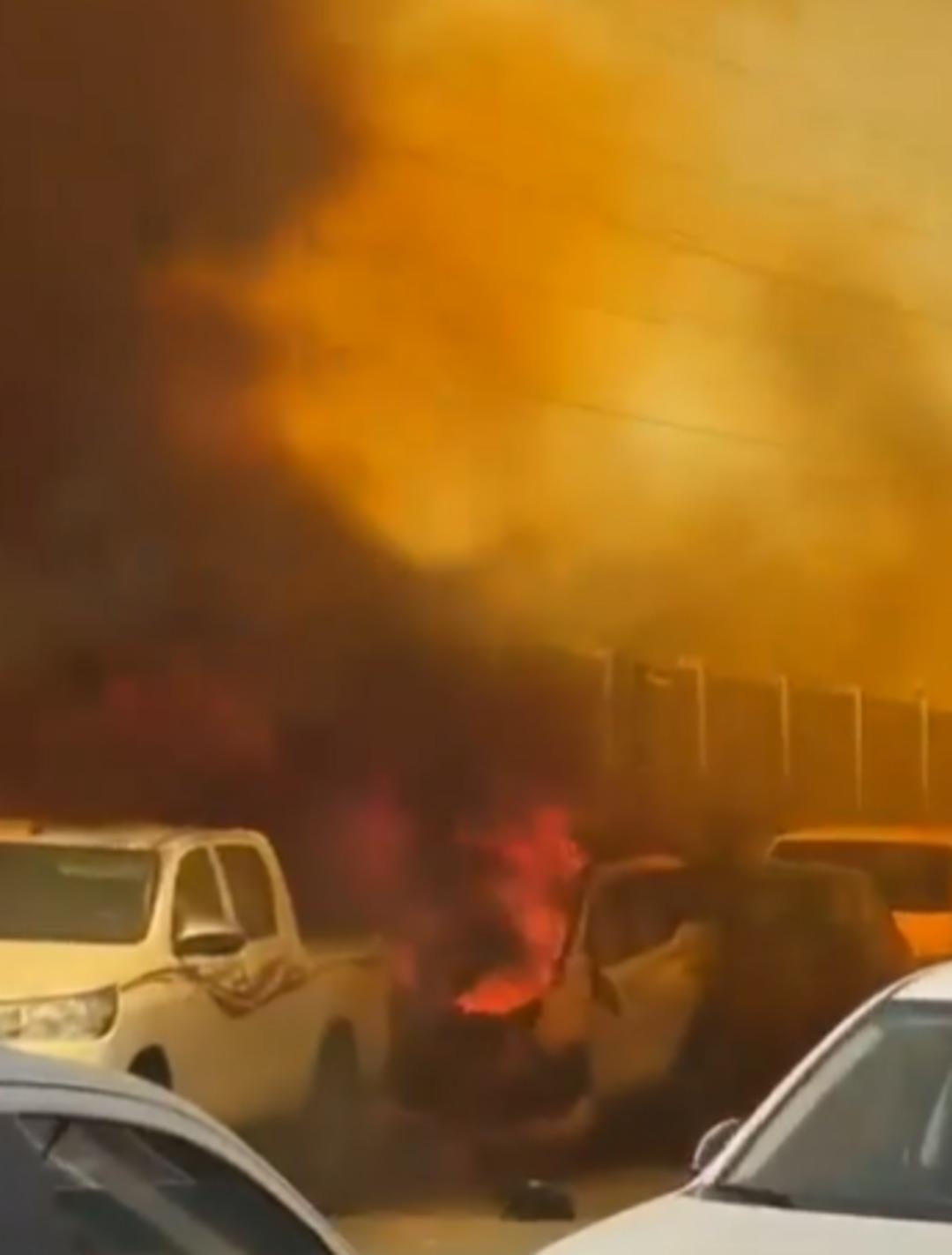 Doha da peş peşe patlama! İran, Katar daki &uuml;ss&uuml; vurdu... Anbean kameraya yansıdı 3