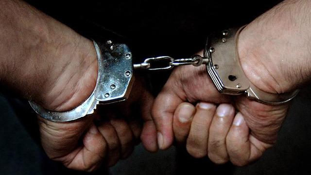 Erzurum'da dolandırıcılara banka hesabı temininde aracılık eden 2 zanlı tutuklandı