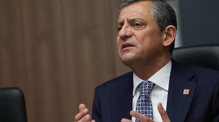 &Ouml;zg&uuml;r &Ouml;zel'den İran tepkisi! "İran'ın kararını halkı verecek"