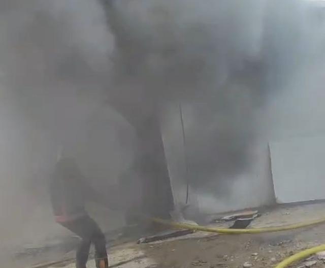 Malatya&rsquo;da şantiyede korkutan yangın 1