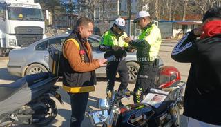 Plakasız trafiğe &ccedil;ıkan s&uuml;r&uuml;c&uuml;ye 48 bin TL ceza kesildi