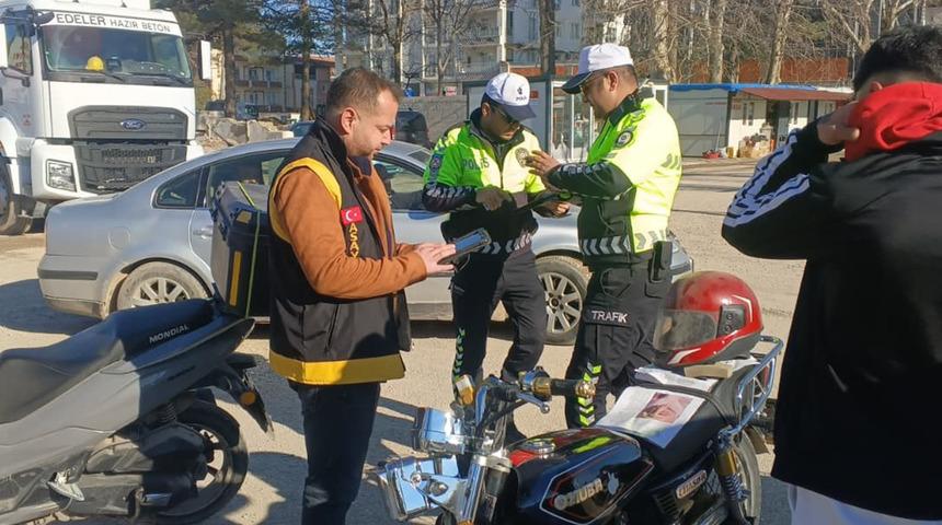 Plakasız trafiğe &ccedil;ıkan s&uuml;r&uuml;c&uuml;ye 48 bin TL ceza kesildi