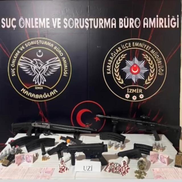 İzmir’de kendini vuran şüphelinin evinden cephanelik çıktı 1