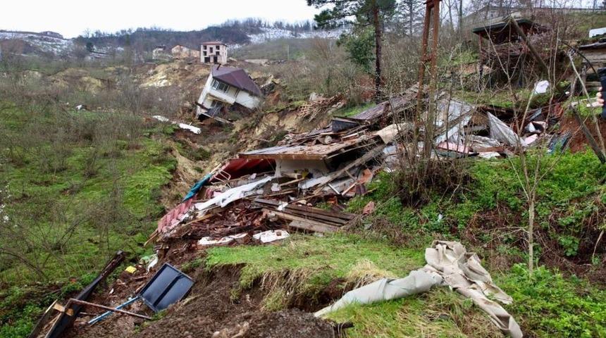 Başkan G&uuml;ler: "Heyelan b&ouml;lgesinin &uuml;stesinden geleceğiz"