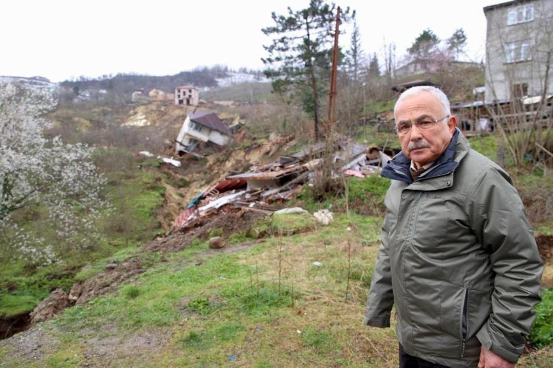 Başkan G&uuml;ler: "Heyelan b&ouml;lgesinin &uuml;stesinden geleceğiz" 1