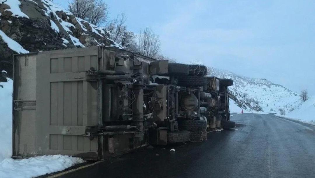 Uludere de trafik kazası: 2 kişi yaralandı 1