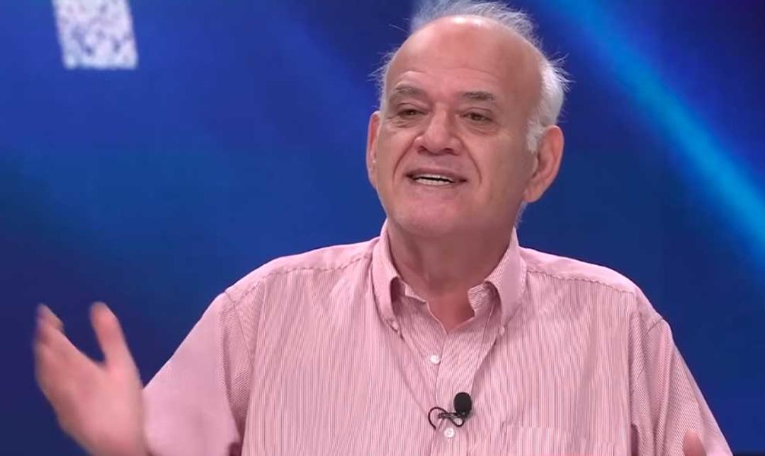 Ahmet &Ccedil;akar canlı yayında &ccedil;ıldırdı! "Allah cezanızı versin!" Galatasaray ma&ccedil;ındaki Singo pozisyonu i&ccedil;in olay derbi iddiası... 3