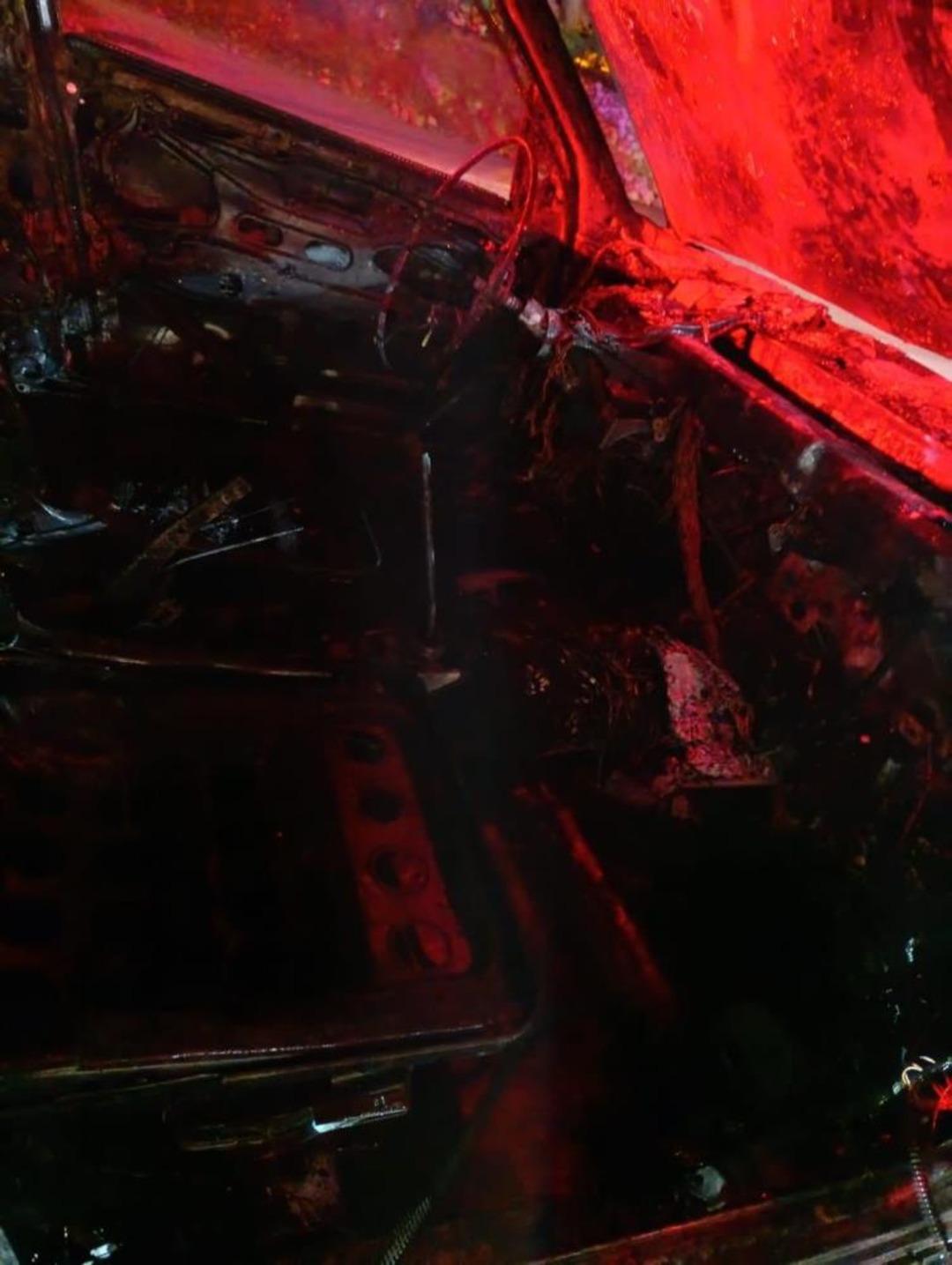 Adıyaman&rsquo;da seyir halindeki otomobil alev alev yandı 2