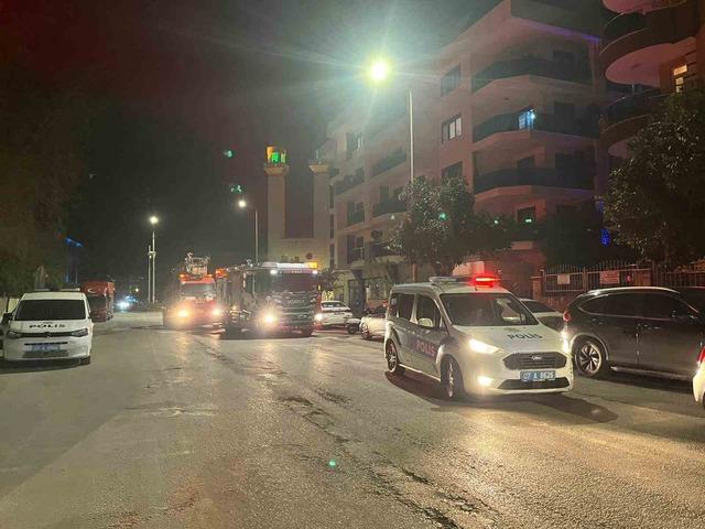 5 katlı binada korkutan yangın:2 kişi dumandan etkilendi 8