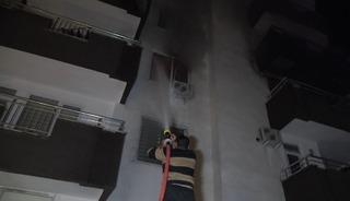5 katlı binada korkutan yangın:2 kişi dumandan etkilendi